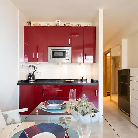 Malagasuite Front Beach Apartamento *